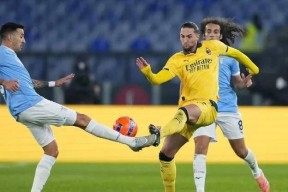 爱游戏网站 -夏洛特黄蜂训练开放日，赛前刷新队史纪录引欢呼，意大利杯在即，赛程密集仍需轮换的简单介绍