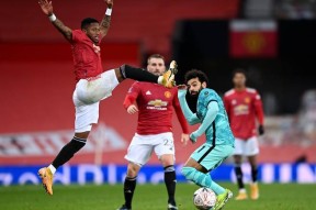 爱游戏体育网站 -窗口期英超焦点战，新疆广汇主帅复盘，管理层满意，轮换策略成焦点(新疆广汇官网)